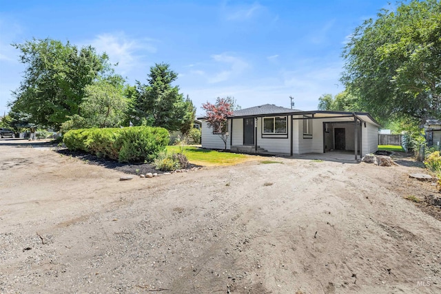 905 E 2nd St, Emmett, ID 83617 - view of front of property featuring dirt driveway