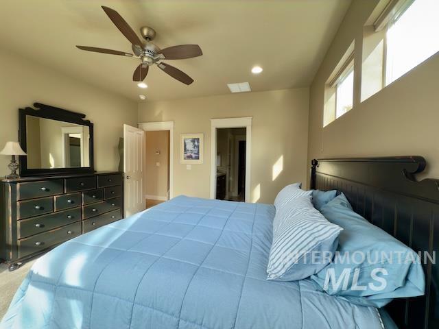 bedroom with ceiling fan