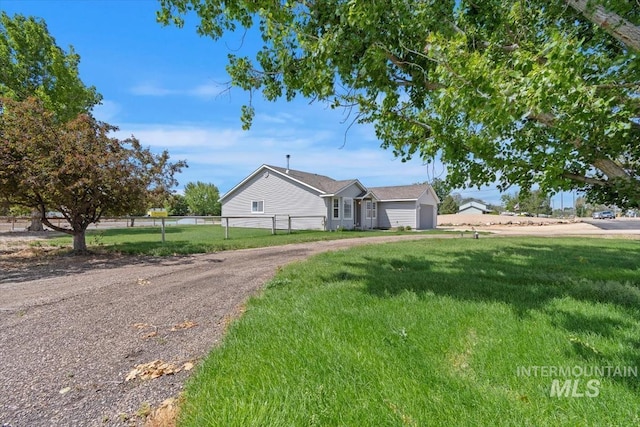 7267 Bowmont Rd, Nampa, ID 83686 - single story home featuring a garage and driveway