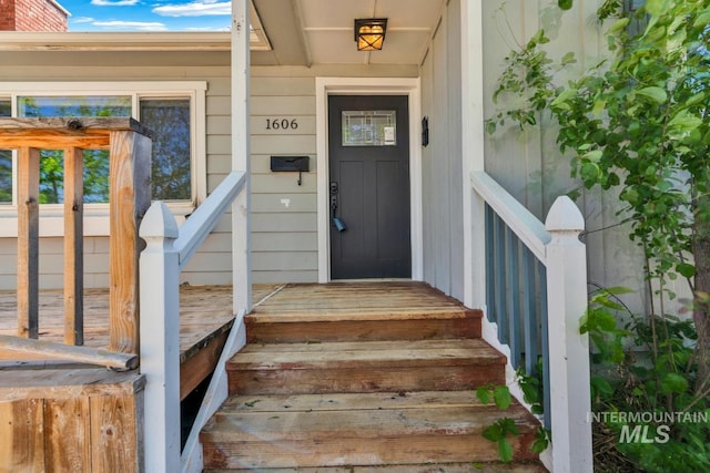 view of exterior entry