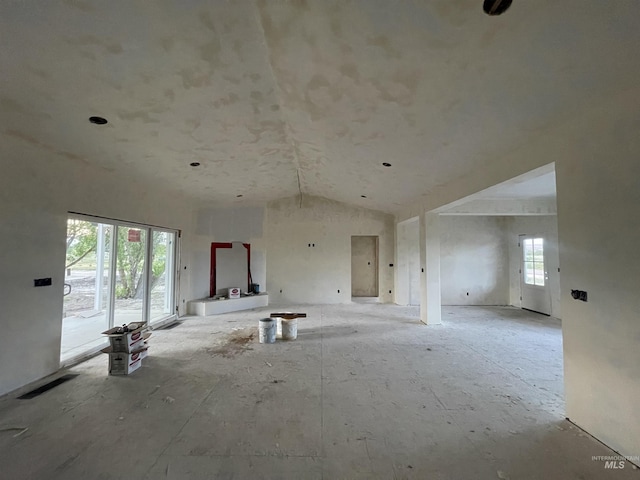 4695 County Line Rd, New Plymouth, ID 83655 - spare room featuring lofted ceiling