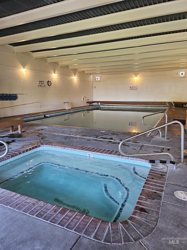 319 N Westminster St, Nampa, ID 83651 - view of indoor pool