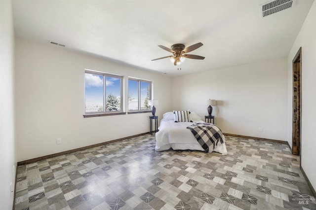 bedroom with ceiling fan