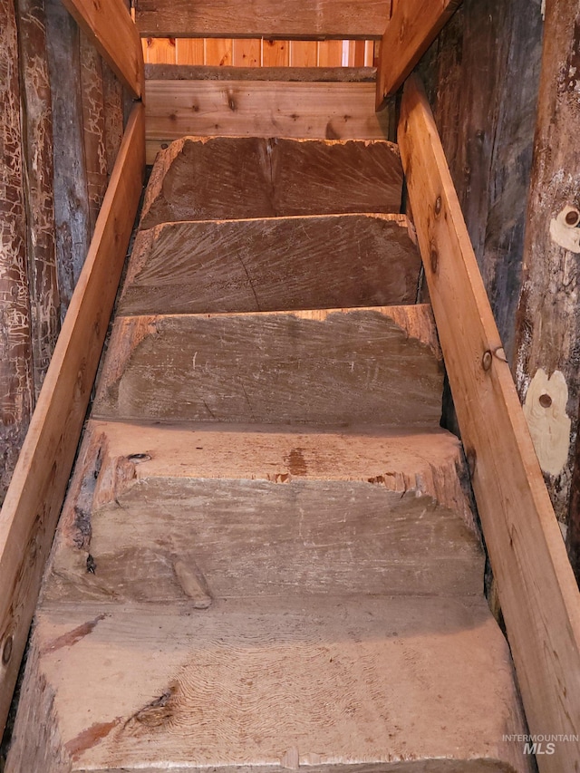 14797 Grangemont Rd, Orofino, ID 83544 - view of stairway