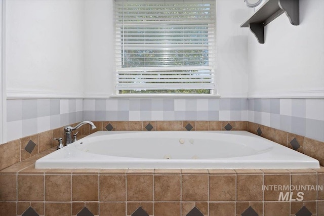 2123 E 3970 N, Filer, ID 83328 - bathroom featuring a bath