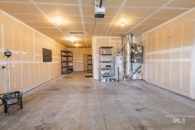 11965 Goldfinch St, Caldwell, ID 83605 - garage with a garage door opener and gas water heater