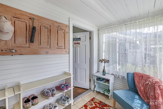 411 E 6th Ave, Twin Falls, ID 83301 - mudroom featuring light tile patterned floors