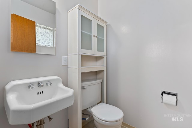 1015 24th St, Lewiston, ID 83501 - bathroom featuring a sink and toilet