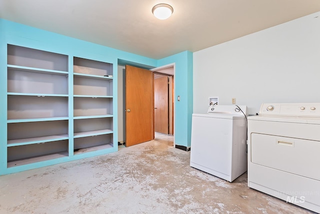 1015 24th St, Lewiston, ID 83501 - laundry room with washing machine and clothes dryer