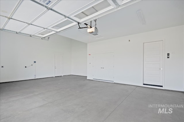 2843 E Murchison St, Meridian, ID 83642 - garage with a garage door opener