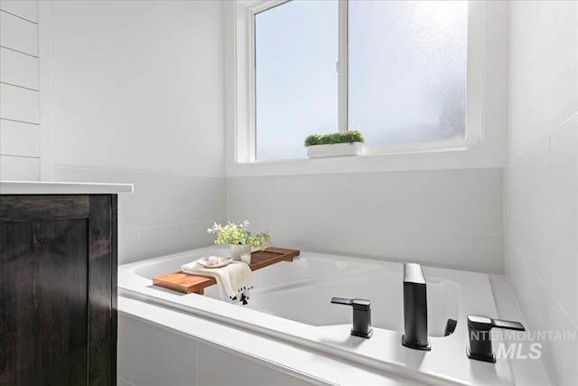 492 Applecreek St, Middleton, ID 83644 - bathroom with a garden tub