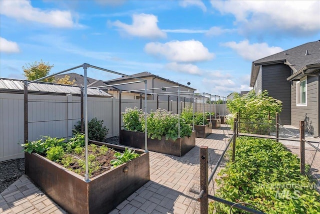 492 Applecreek St, Middleton, ID 83644 - view of patio / terrace with a garden