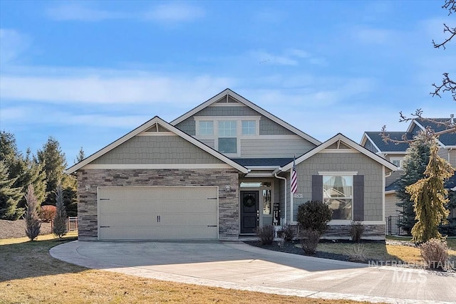 craftsman house featuring a garage