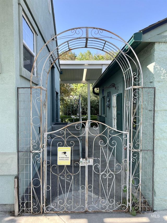 710 Locust St, Twin Falls, ID 83301 - view of gate