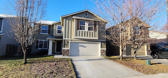 view of front of house featuring a garage