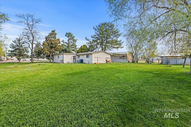 1267 NW Beaman St, Mountain Home, ID 83647 - view of green lawn