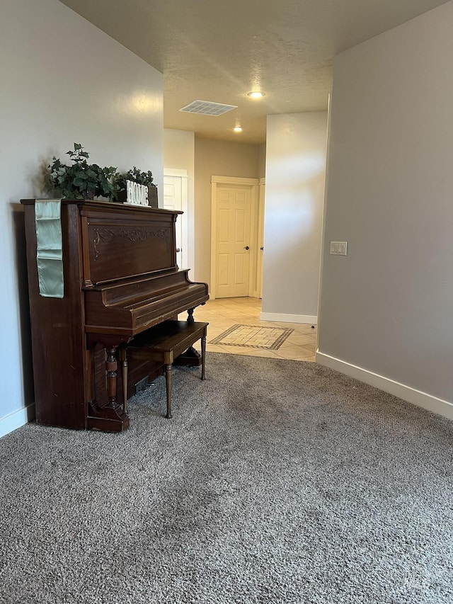 140 W Valley Rd, Hagerman, ID 83332 - sitting room with baseboards and carpet flooring