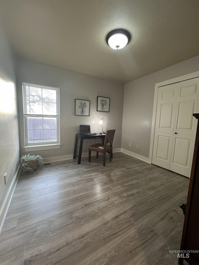 140 W Valley Rd, Hagerman, ID 83332 - office featuring wood finished floors and baseboards