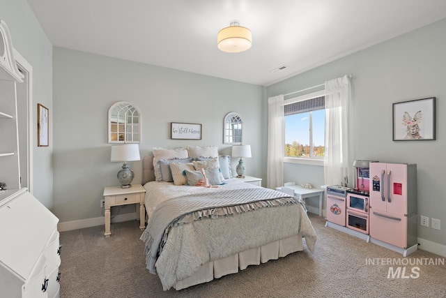bedroom featuring carpet floors