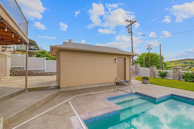 3224 Meadowlark, Lewiston, ID 83501 - view of swimming pool with a patio area and a fenced backyard