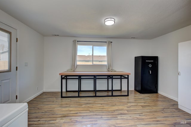1214 E Pennsylvania Pl, Nampa, ID 83686 - foyer entrance featuring light wood-style flooring and baseboards