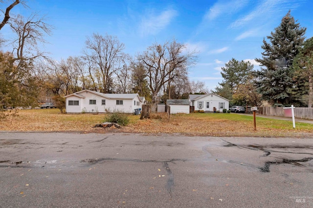 view of front of property with a front yard