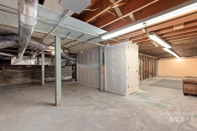 120 W Main St, Hagerman, ID 83332 - basement featuring water heater