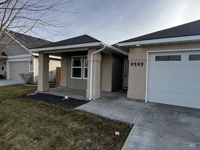 ranch-style home with a front yard