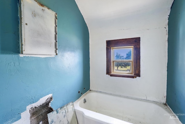 133 N Rd, Jerome, ID 83338 - bathroom with a bathing tub