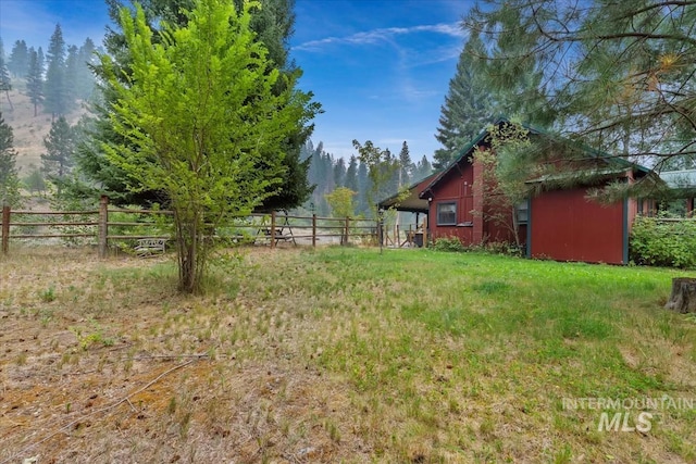 view of yard featuring fence