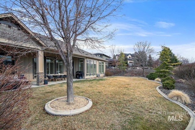 view of yard featuring a patio