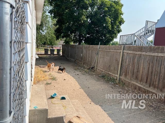 1495 W 7th, Weiser, ID 83672 - view of yard
