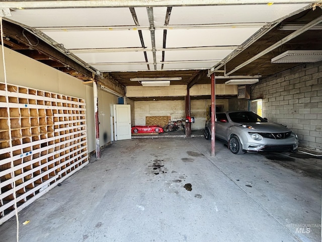 802 S 9th St, Rupert, ID 83350 - view of garage