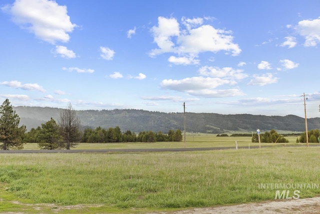 2 Garrett Ln, Cascade, ID 83611