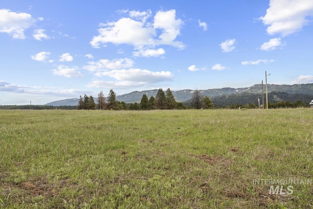 2 Garrett Ln, Cascade, ID 83611