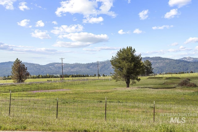 2 Garrett Ln, Cascade, ID 83611