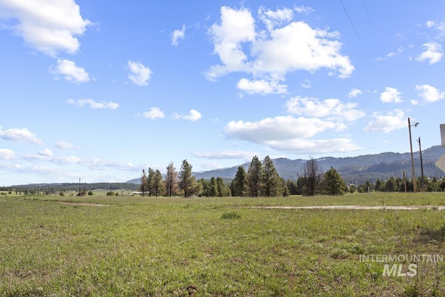 2 Garrett Ln, Cascade, ID 83611