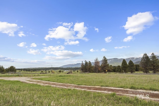 2 Garrett Ln, Cascade, ID 83611