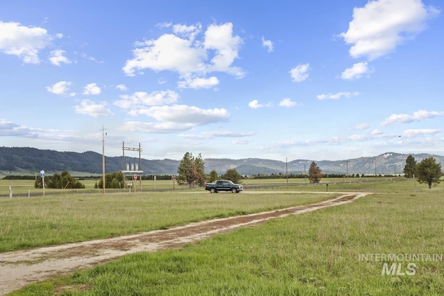 2 Garrett Ln, Cascade, ID 83611