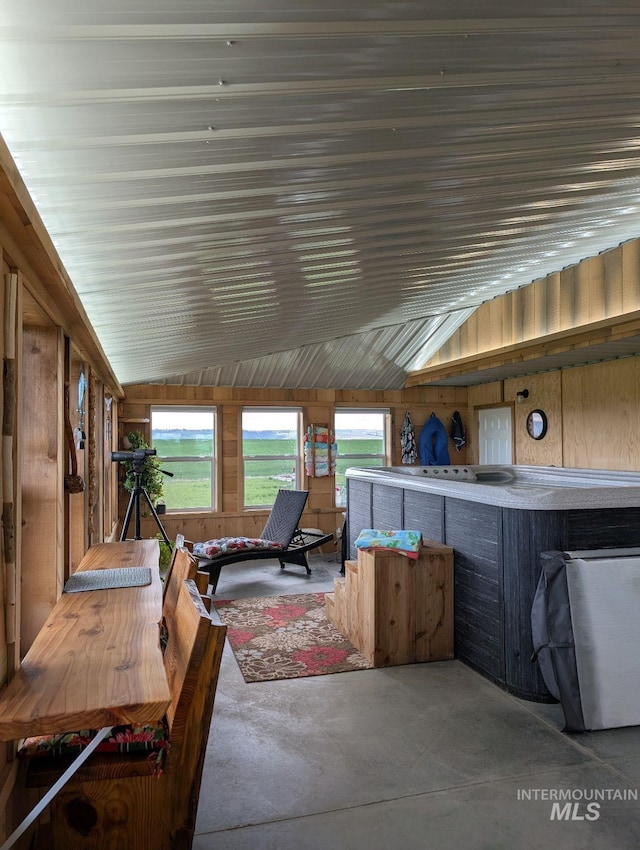 232 Camas Rd, Grangeville, ID 83530 - sunroom with vaulted ceiling and a jacuzzi