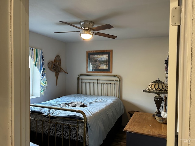 bedroom featuring ceiling fan