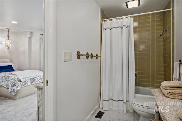 bathroom with shower / bathtub combination with curtain, toilet, baseboards, and visible vents