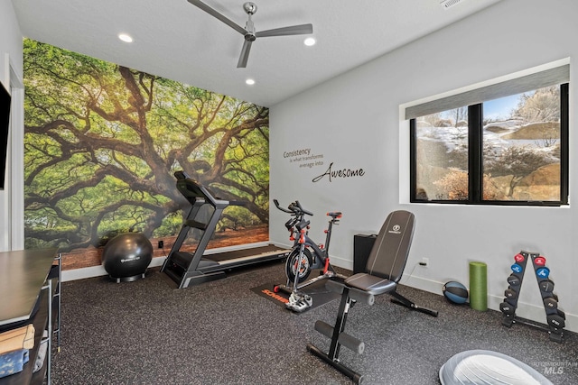 exercise room featuring recessed lighting, visible vents, ceiling fan, and baseboards