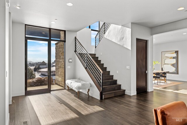 510 W Paso Fino Dr, Boise, ID 83702 - interior space featuring a wall of windows and dark hardwood / wood-style floors