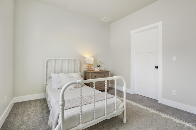 bedroom featuring carpet floors