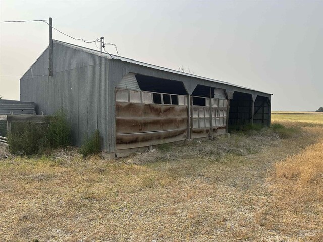 view of outdoor structure