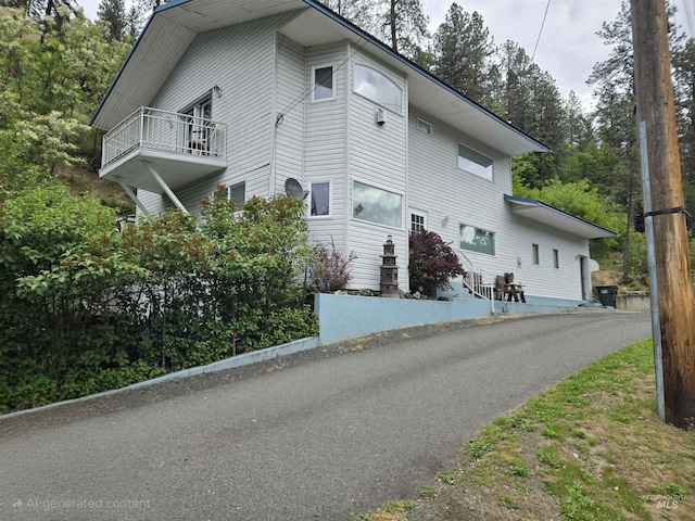1230 Ellis Ave, Orofino, ID 83544 - view of home's exterior with a balcony