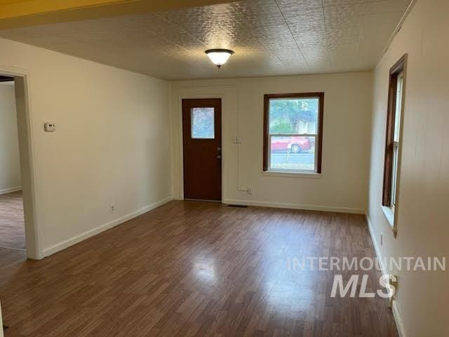 271 Tyler St, Twin Falls, ID 83301 - foyer with wood finished floors and baseboards