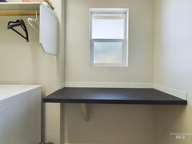 laundry area with washer / dryer