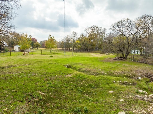 view of yard with a rural view